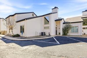 featured image of 1135 Parkview Dr Apt C18