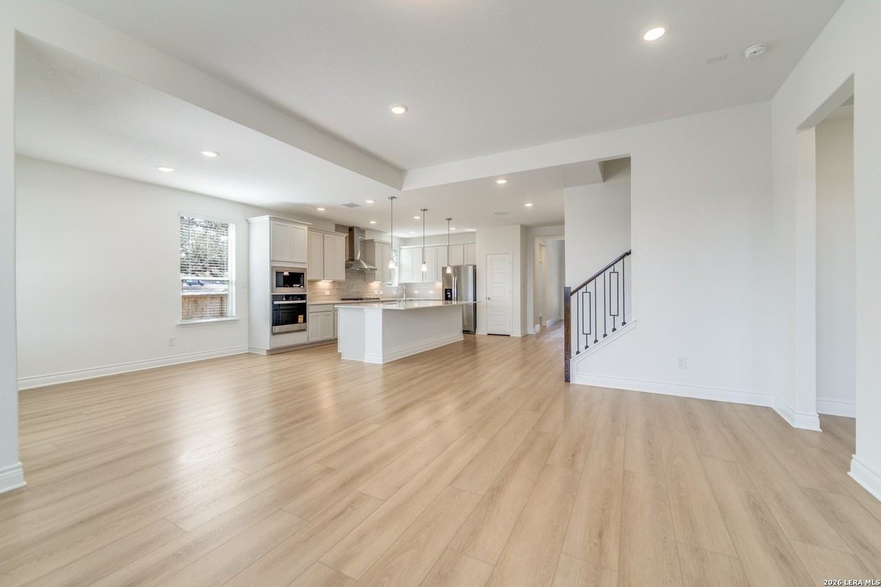 604 Pony Bnd - Photo 4 of 18