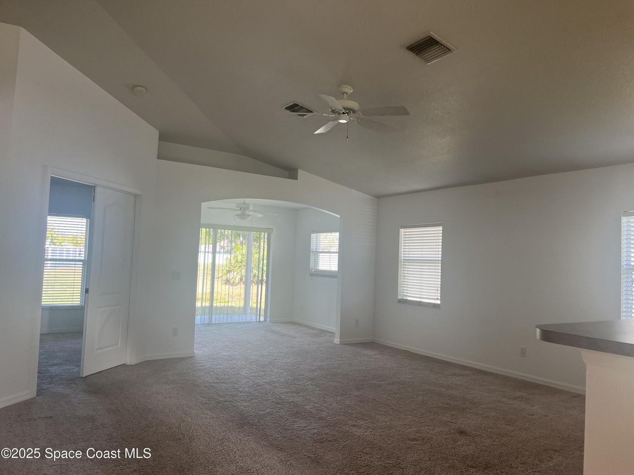 838 Macon Dr - Photo 7 of 12