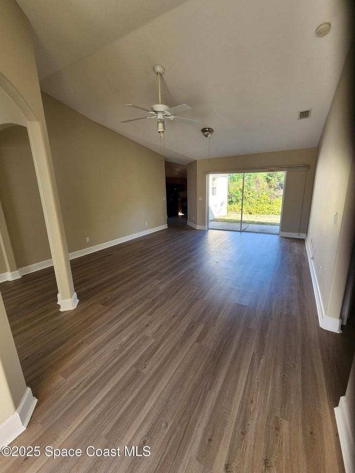 1244 Lynne Dr - Photo 2 of 23