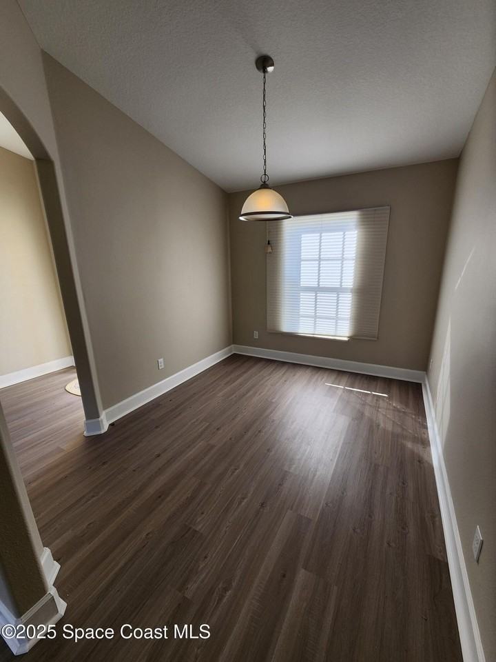 1244 Lynne Dr - Photo 3 of 23