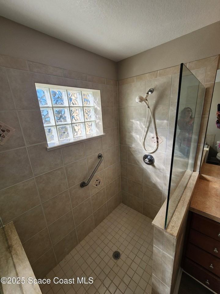 1244 Lynne Dr - Photo 7 of 23