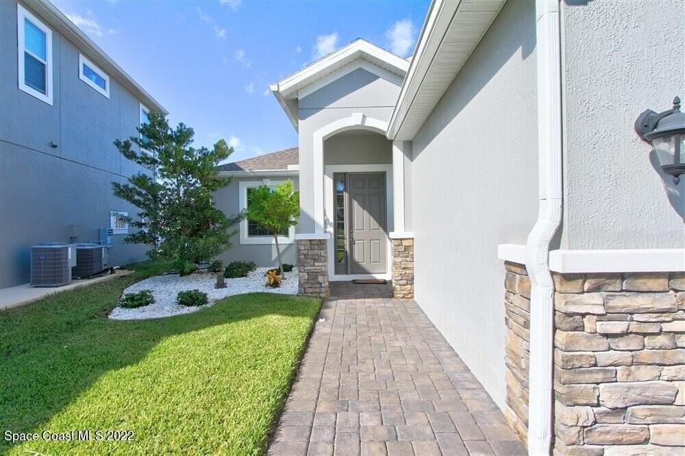 2826 Amethyst Way - Photo 2 of 32