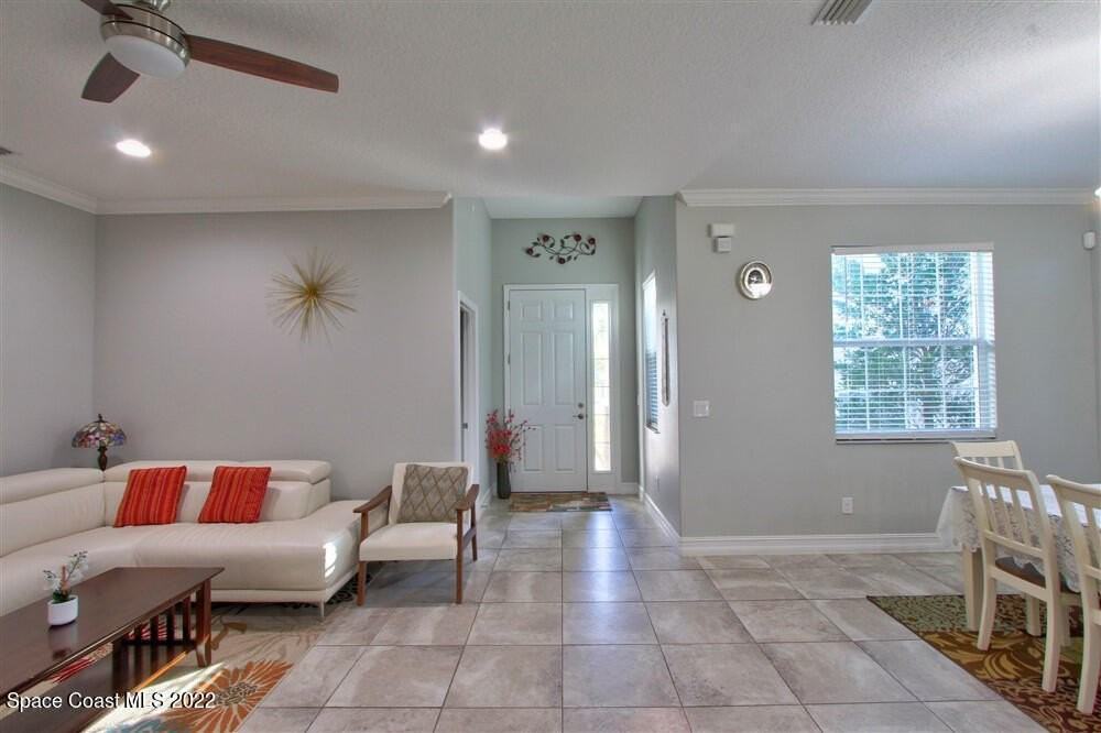 2826 Amethyst Way - Photo 3 of 32