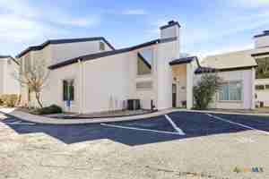 featured image of 1135 Parkview Dr Apt C18