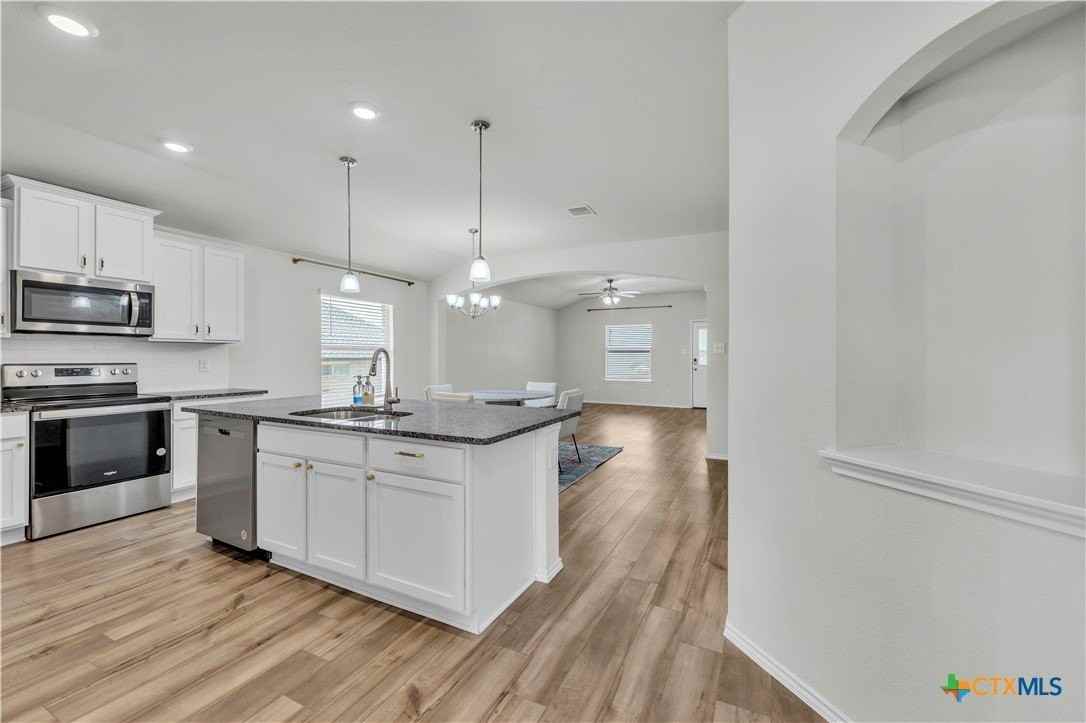 2420 Elba Dr - Photo 6 of 24