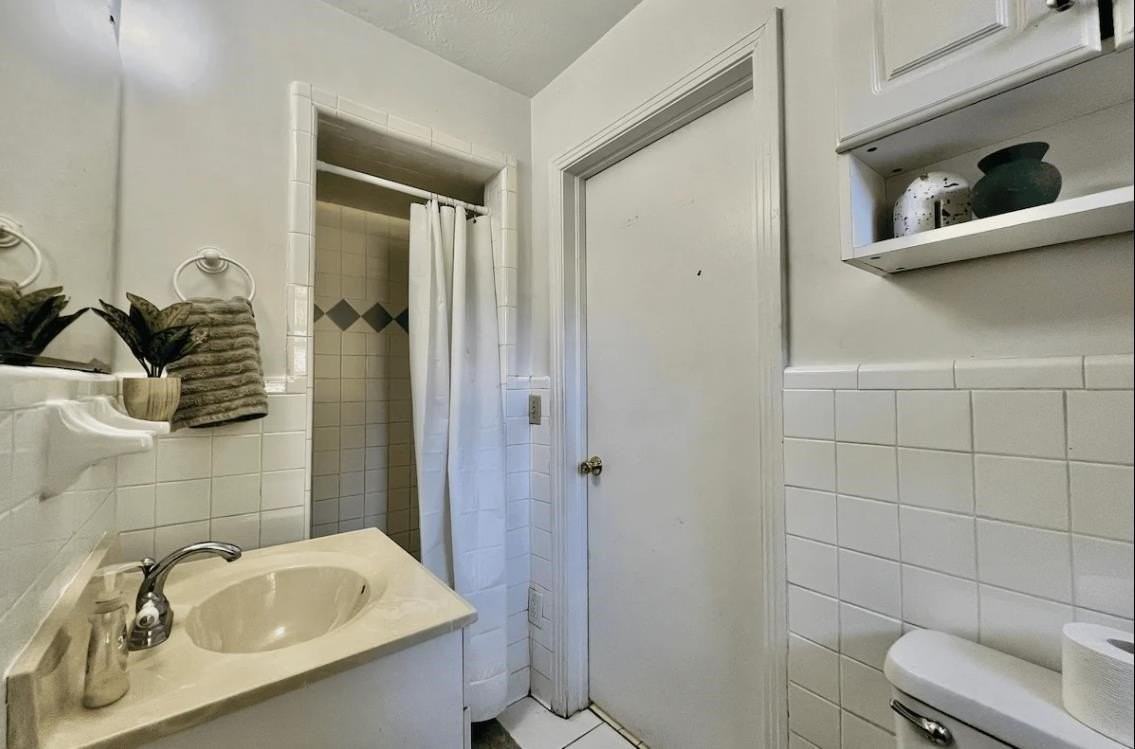 1201 Domingo Dr - Photo 3 of 12