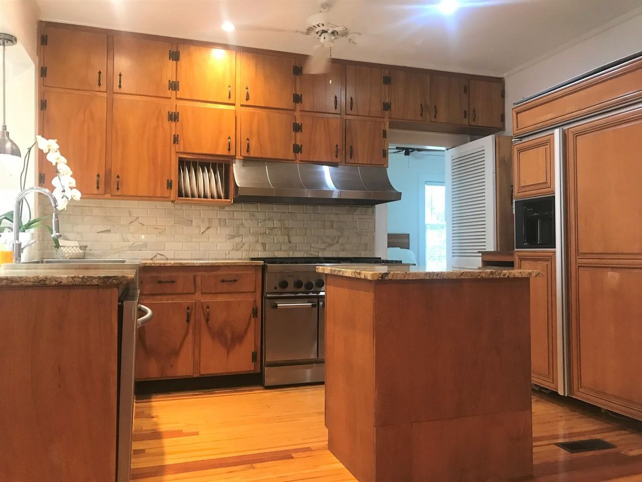 1320 Terrace St - Photo 2 of 37