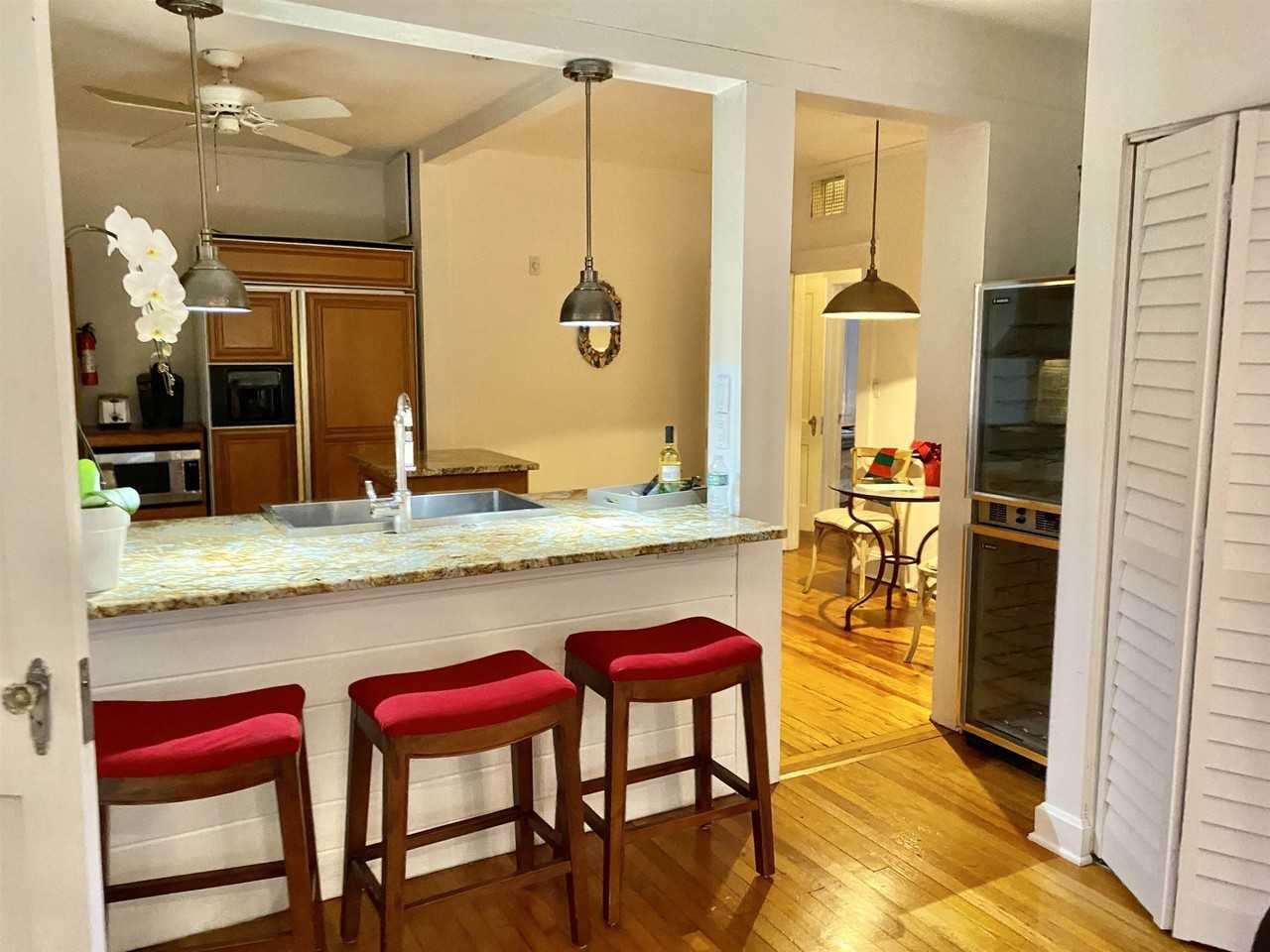 1320 Terrace St - Photo 5 of 37