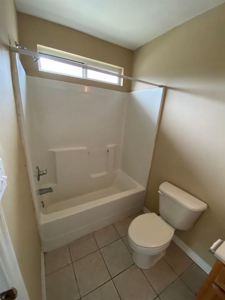 93 Bass St - Photo 4 of 8