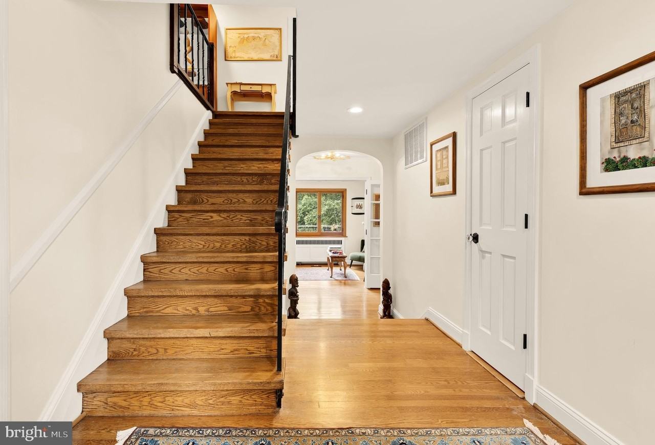 3111 Chain Bridge Rd Nw - Photo 4 of 50