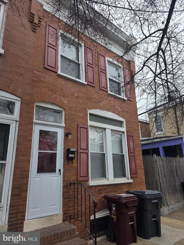 1003 Maple St - Photo 4 of 30