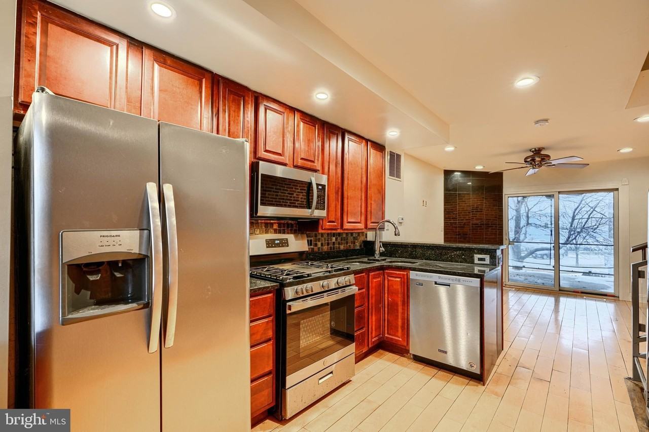 1413 Anchor St - Photo 5 of 29