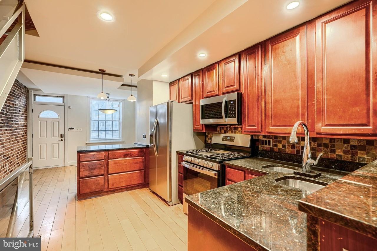 1413 Anchor St - Photo 6 of 29