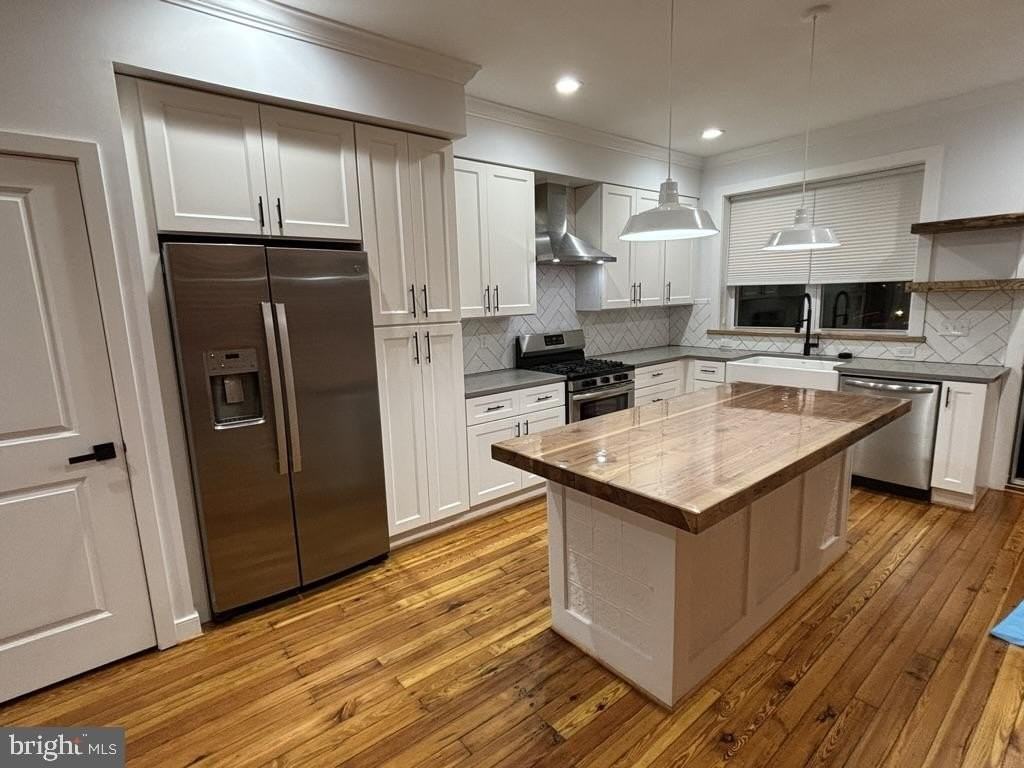 1616 Webster St - Photo 5 of 24