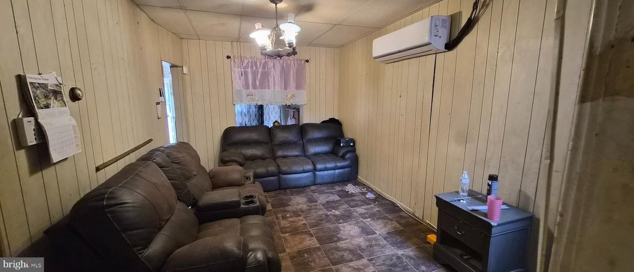 1806 Aiken St - Photo 3 of 39