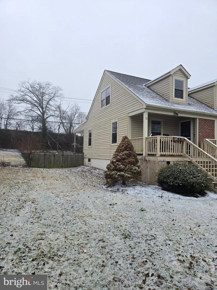 13 Dublin Dr - Photo 2 of 23