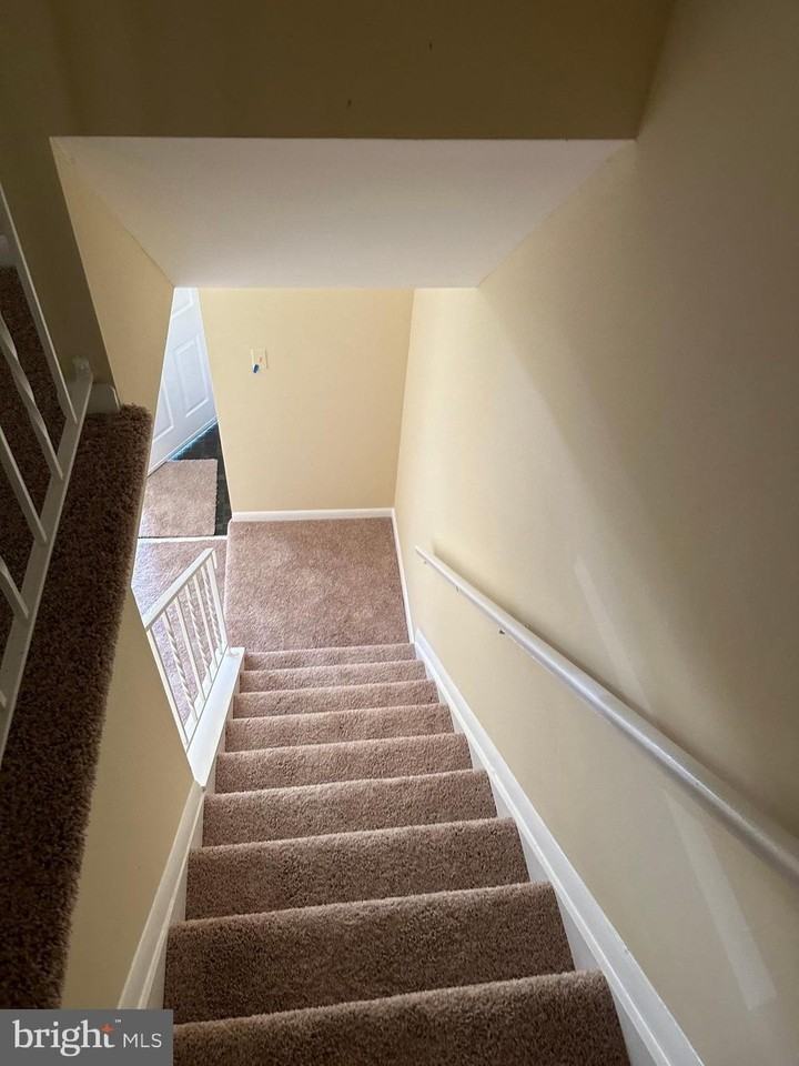 249 Cedarmere Cir - Photo 5 of 10