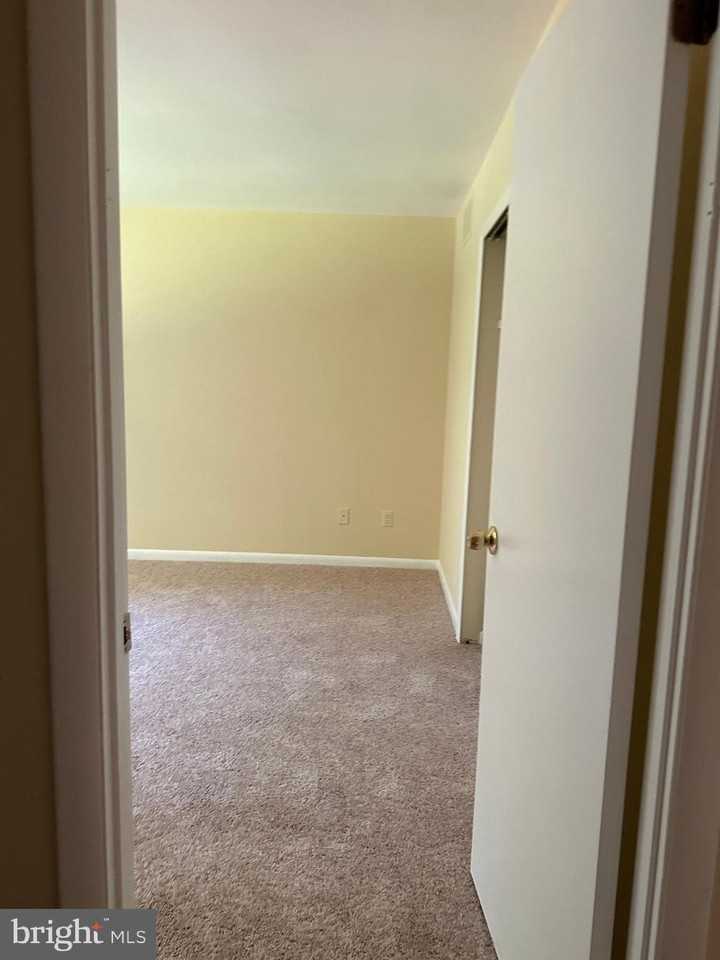 249 Cedarmere Cir - Photo 7 of 10