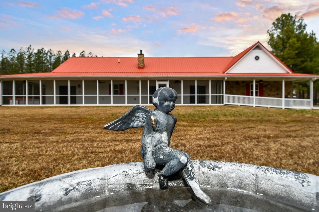 10049 Meleen Dr - Photo 3 of 50