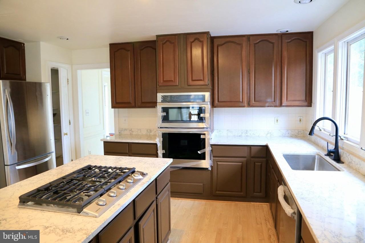 5313 Saint Mawes Ct - Photo 3 of 35