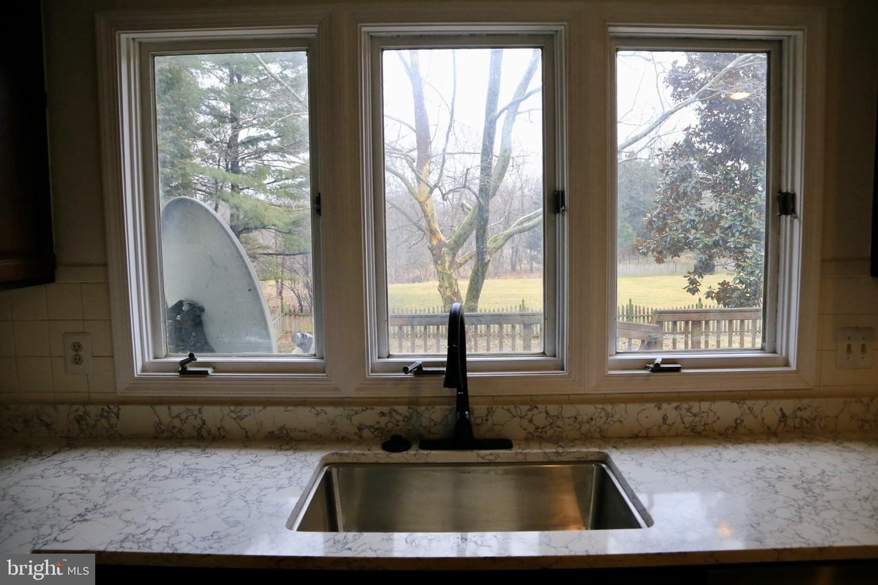 5313 Saint Mawes Ct - Photo 4 of 35