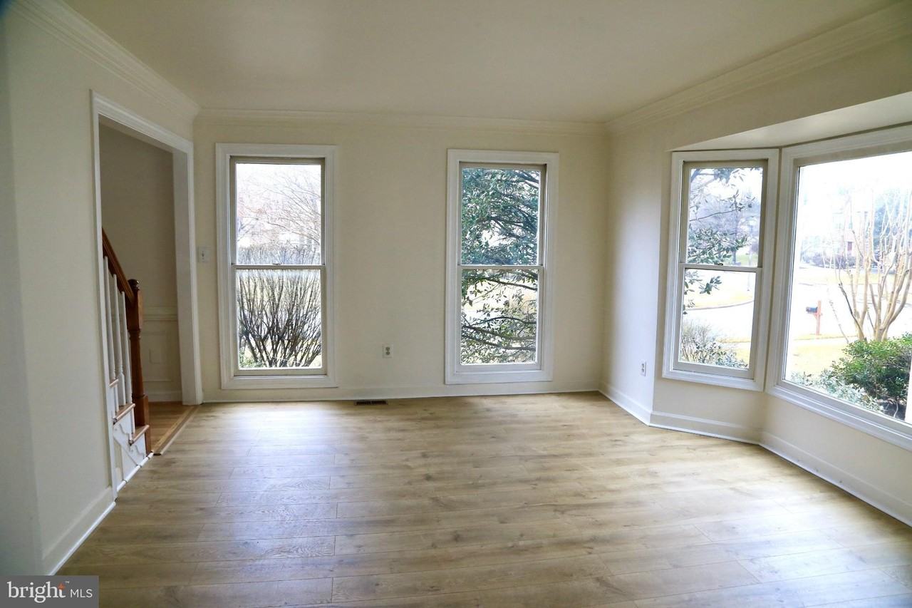 5313 Saint Mawes Ct - Photo 7 of 35