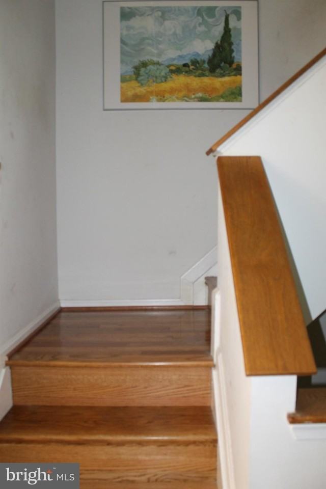 8695 Manahan Dr - Photo 3 of 14