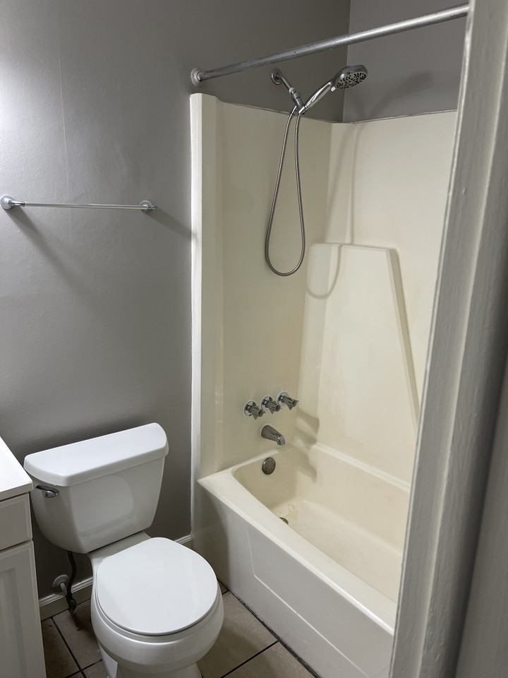 4465 W Milham Ave #4 - Photo 7 of 18