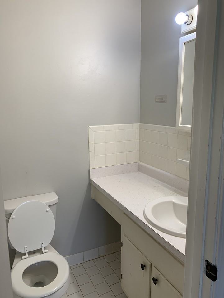 8082 Ashbrook Dr - Photo 5 of 10