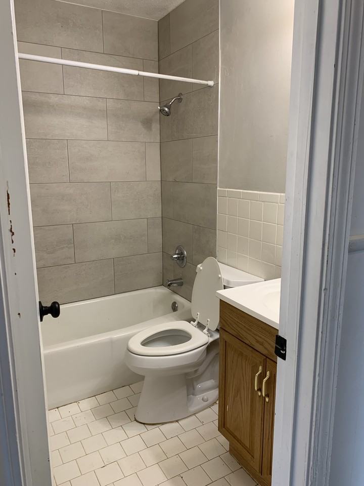 8082 Ashbrook Dr - Photo 6 of 10