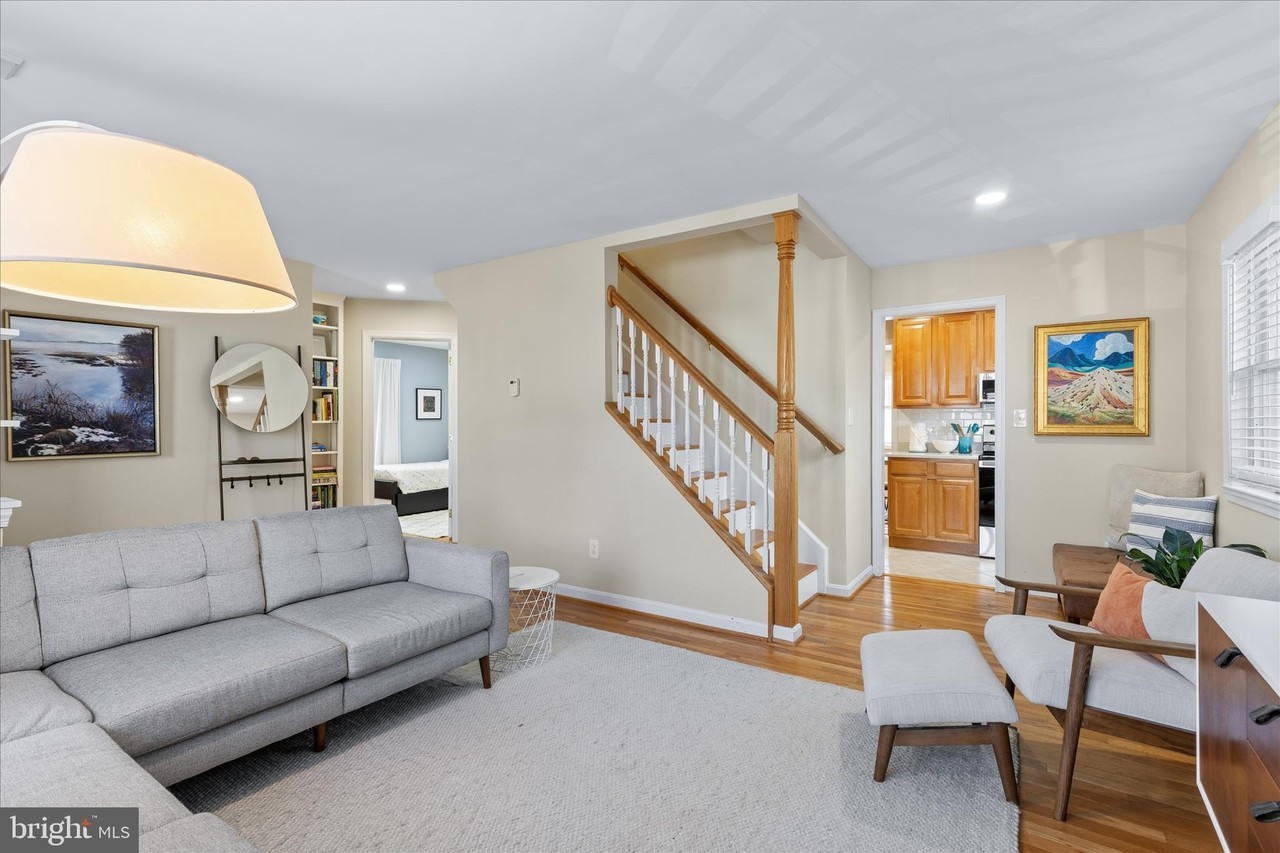 10808 Hobson St - Photo 6 of 29