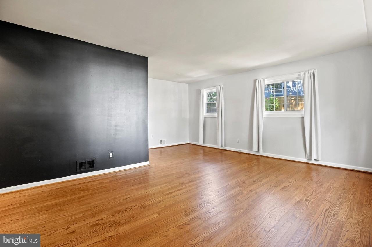 3303 Janet Rd - Photo 6 of 31