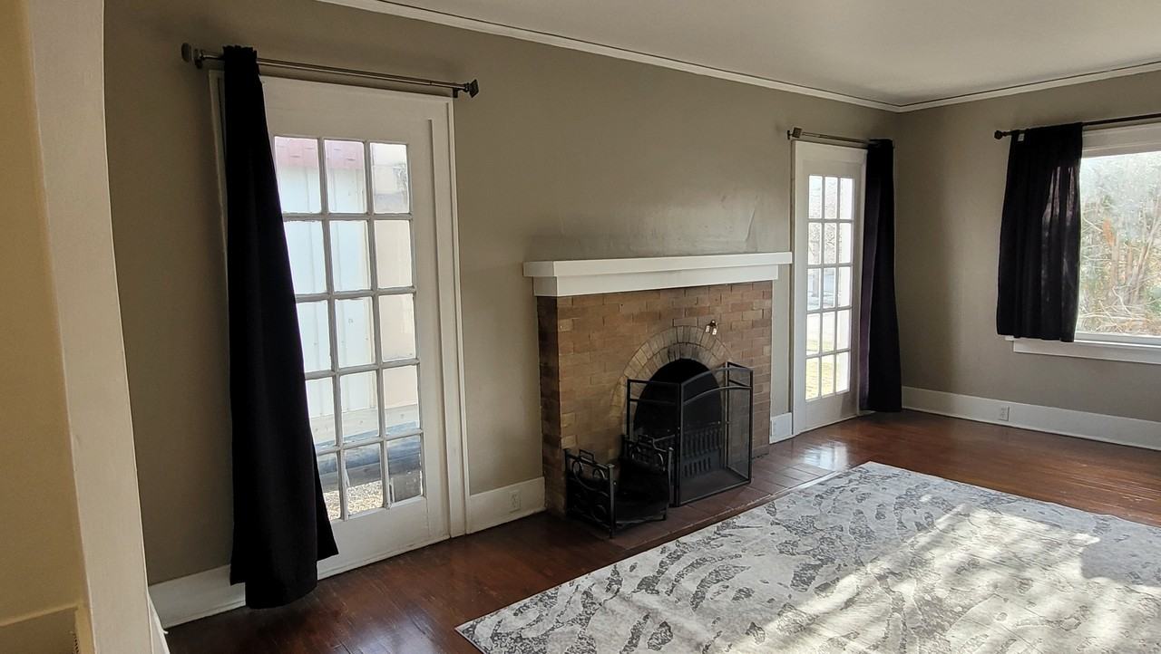 22 N 9th Ave #1 - Photo 2 of 11