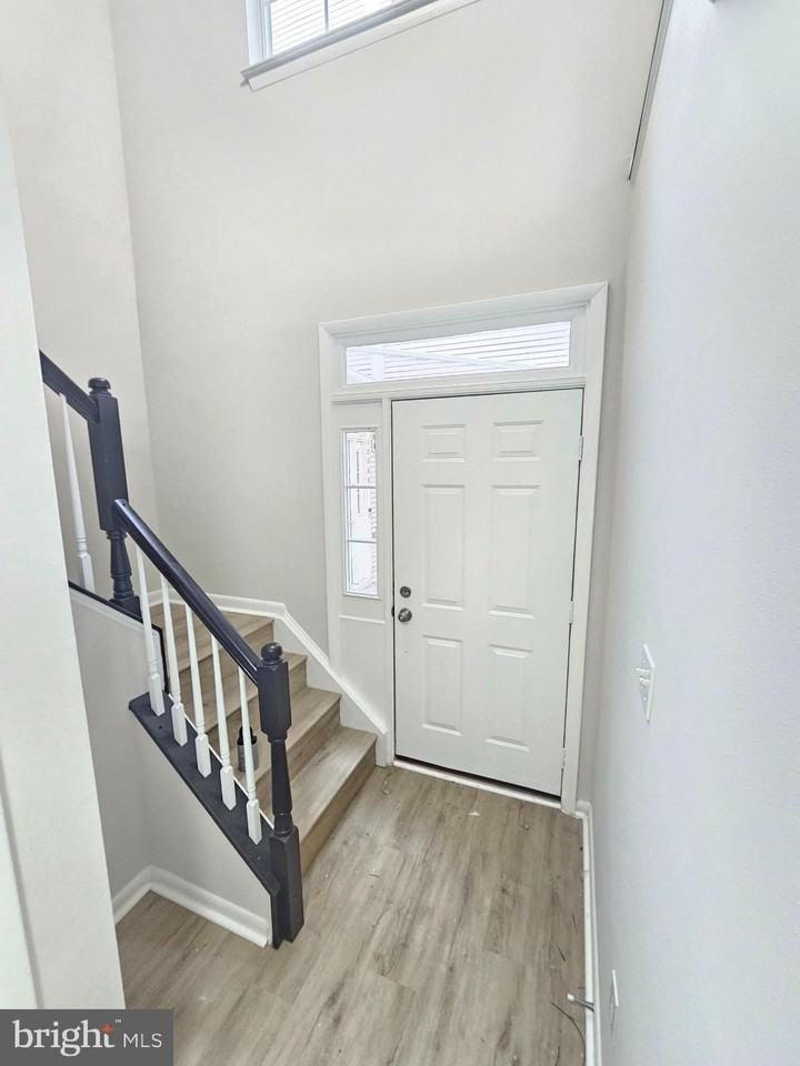 18073 Royal Bonnet Cir - Photo 3 of 29