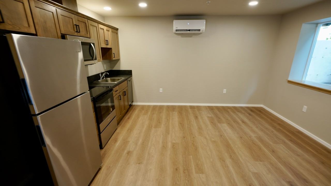 110 Se Handley St #102 - Photo 2 of 12