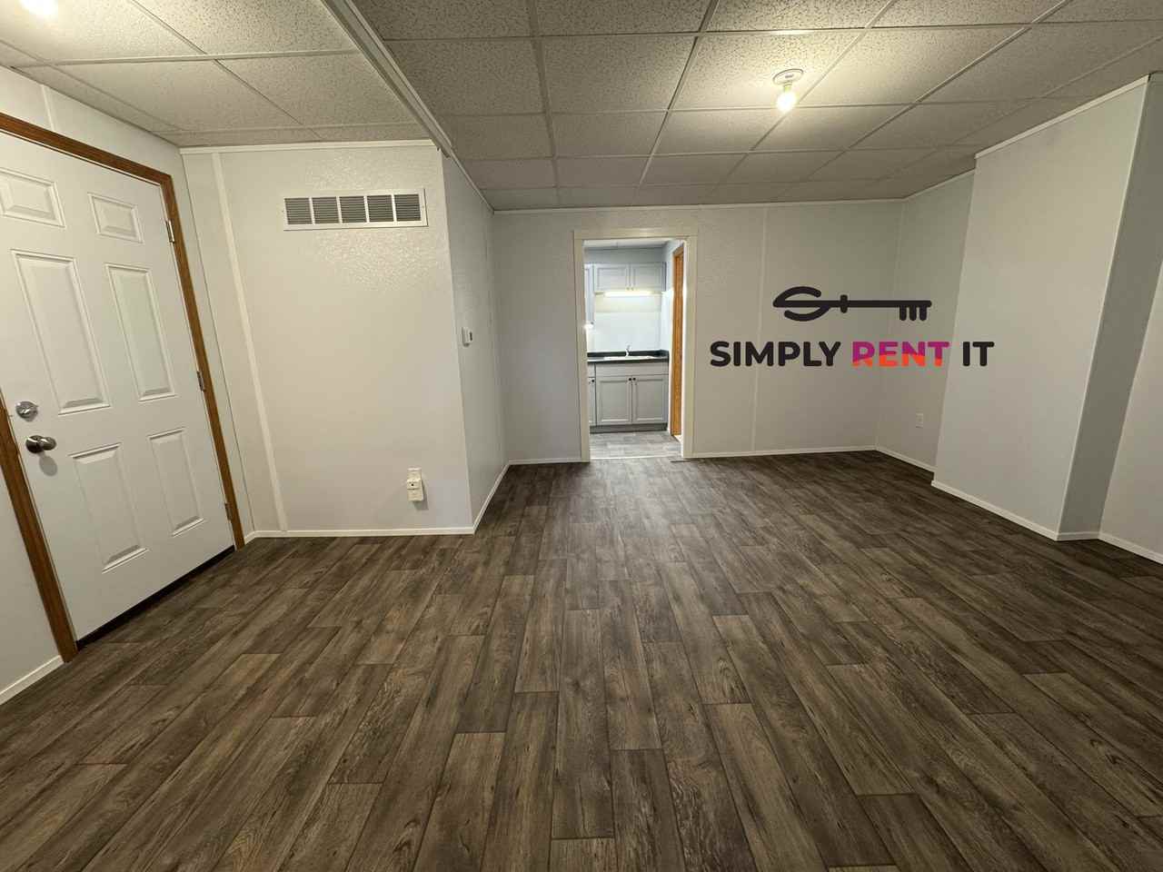 215 N Main St - Photo 6 of 13