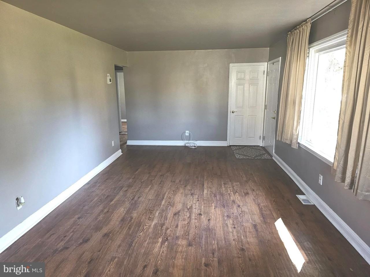 11 Drexel Ave - Photo 5 of 17