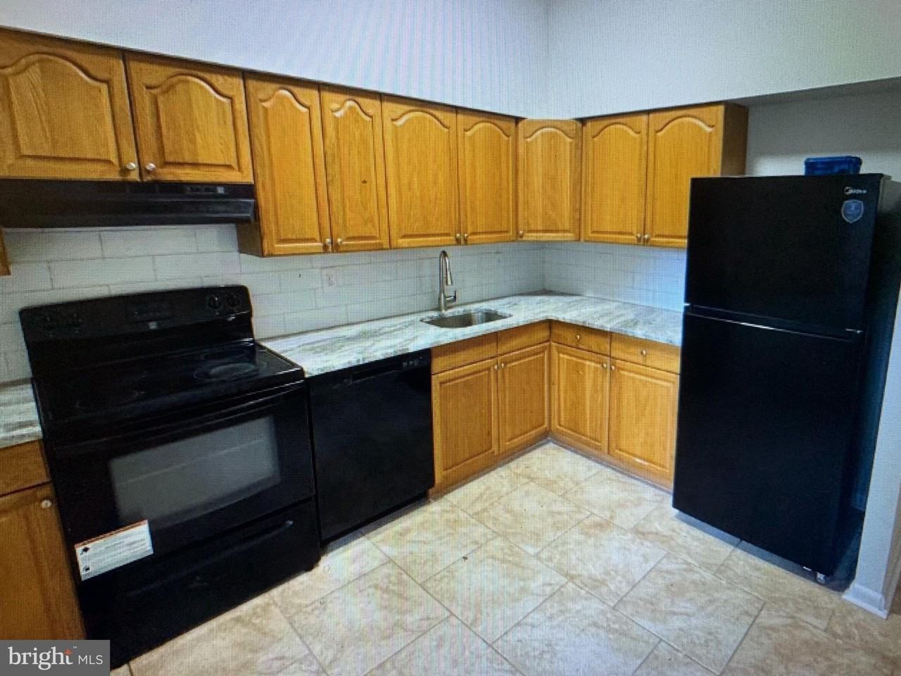 502 Bromley Est - Photo 5 of 10