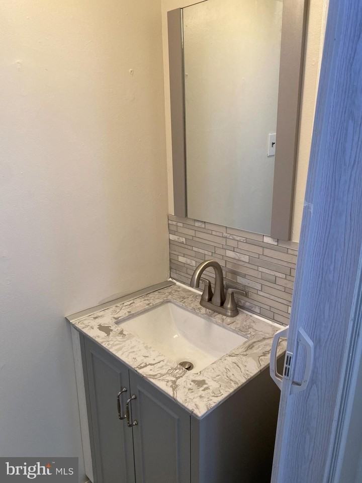 200 Parker Ave Unit 1 - Photo 5 of 7