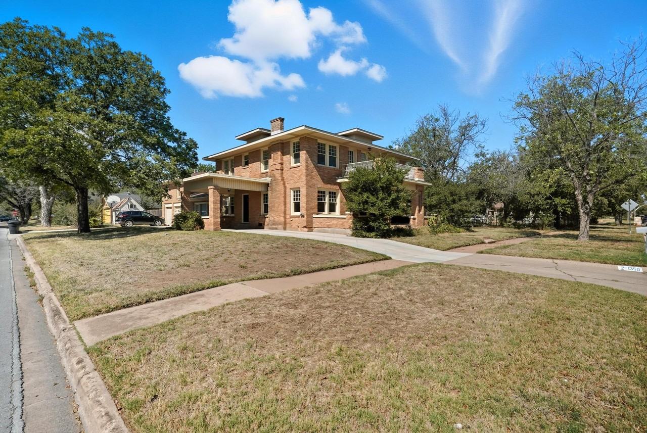 1350 Amarillo St - Photo 2 of 45