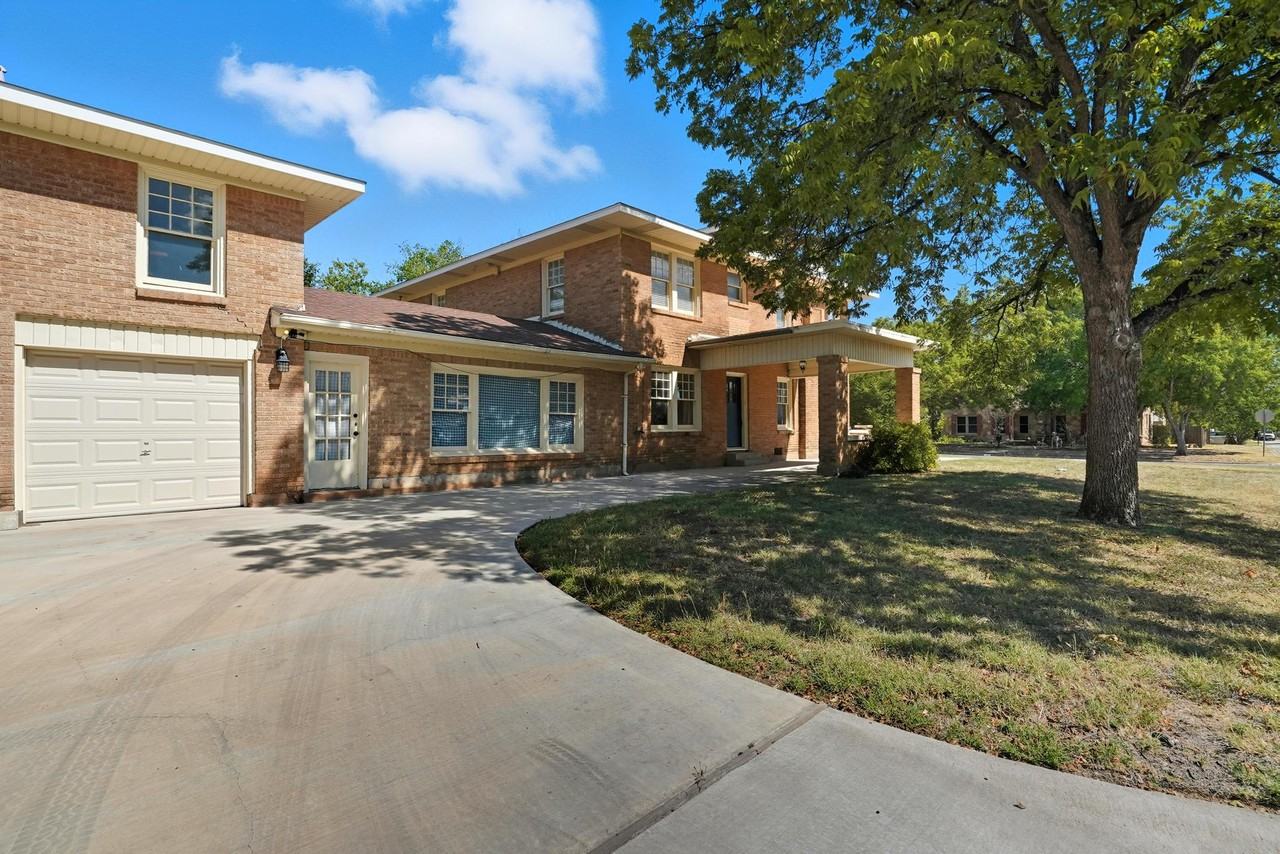 1350 Amarillo St - Photo 3 of 45