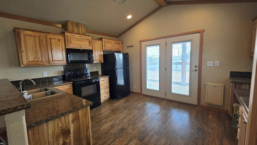 4330 N Redland Ave - Photo 3 of 16