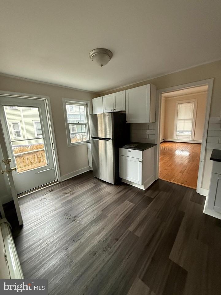 14 E Broad St Apt 2 - Photo 2 of 10