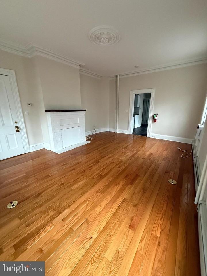 14 E Broad St Apt 2 - Photo 4 of 10