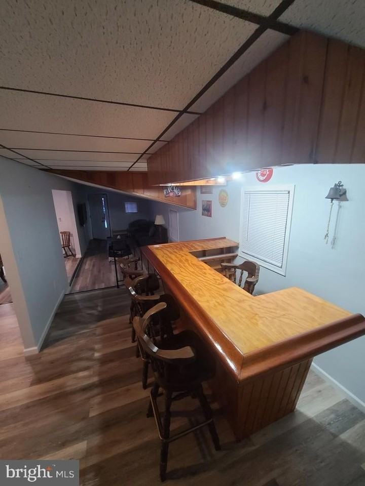 131 S Commodore Dr - Photo 2 of 8