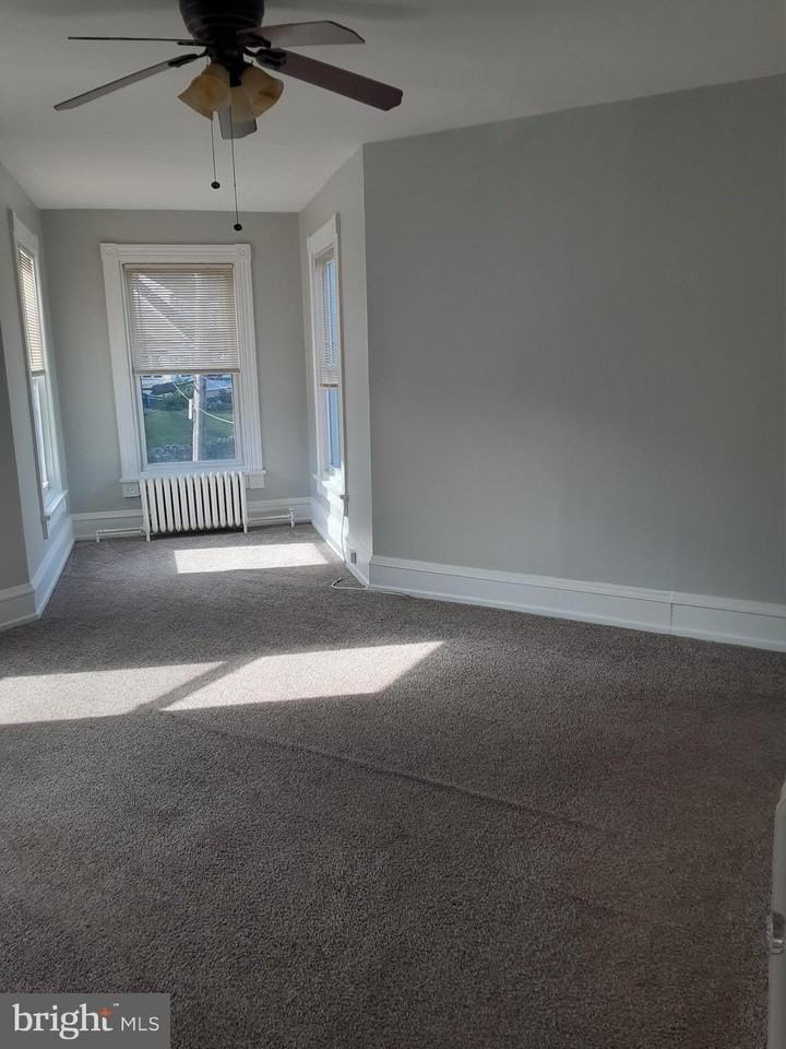 2423 Fairview Ave Unit 2 - Photo 6 of 26