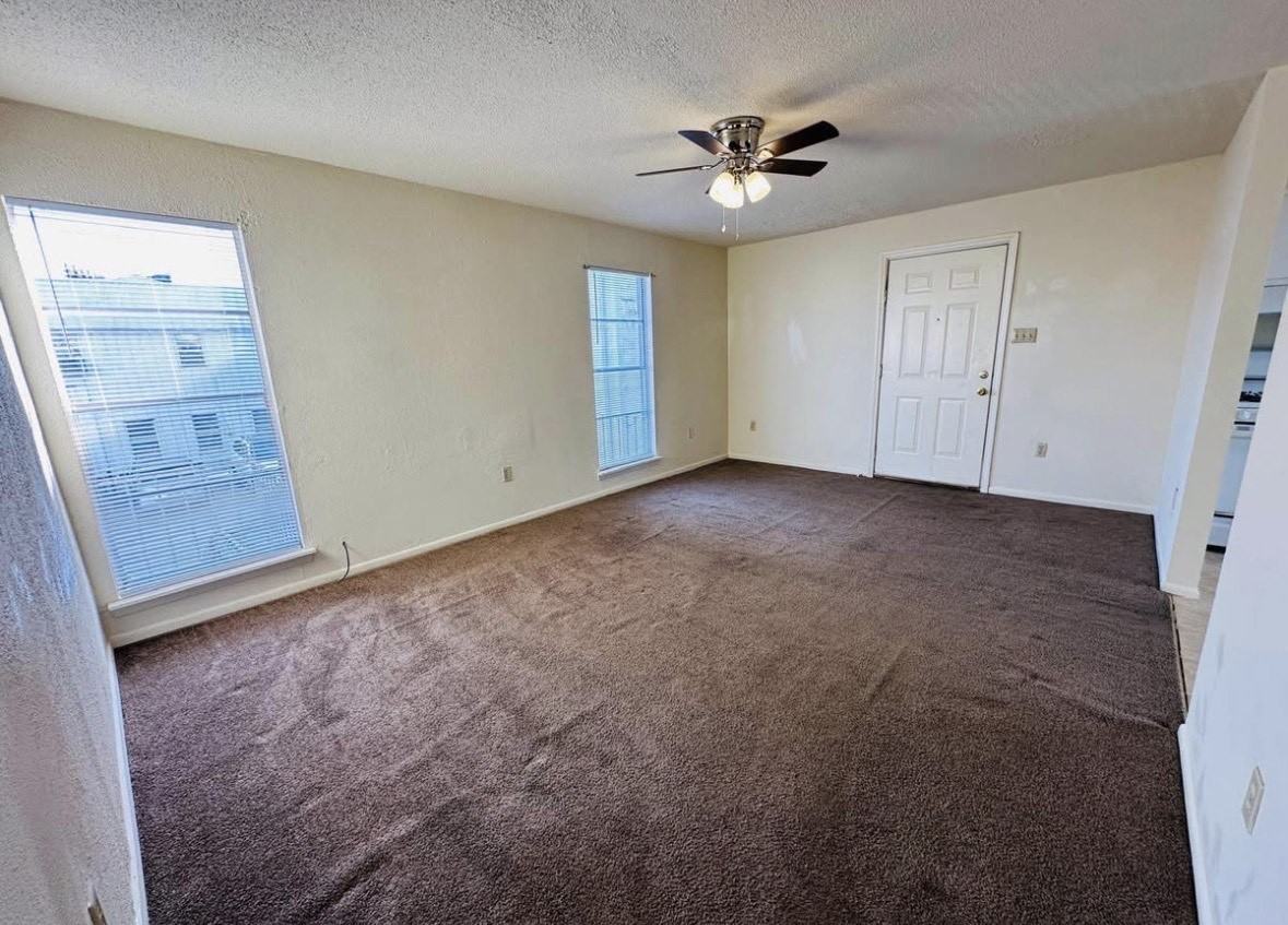 628 Papworth Ave #B - Photo 3 of 5