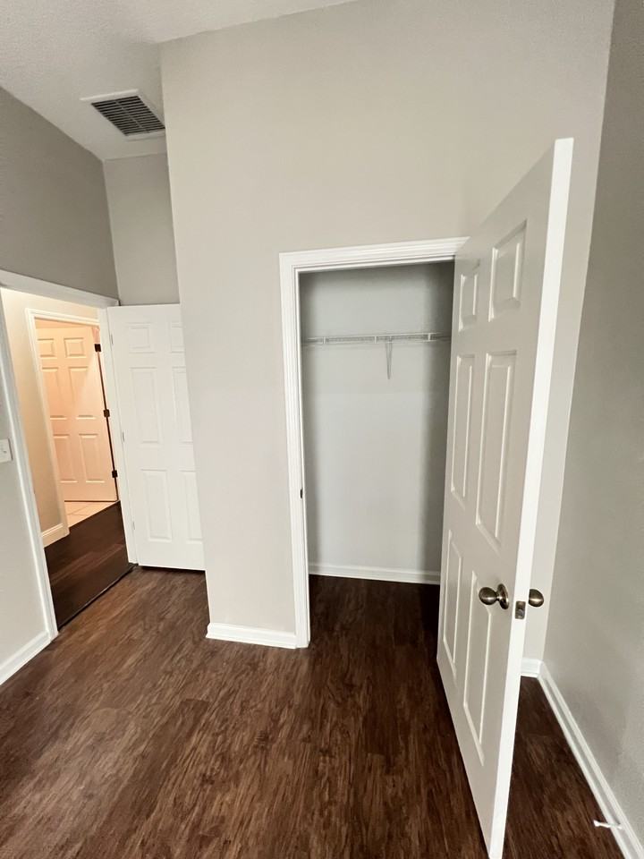 13490 Essence Ct - Photo 7 of 13