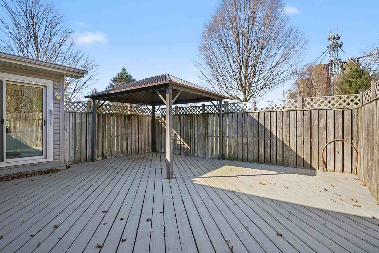 21 Yvonna St - Photo 3 of 12